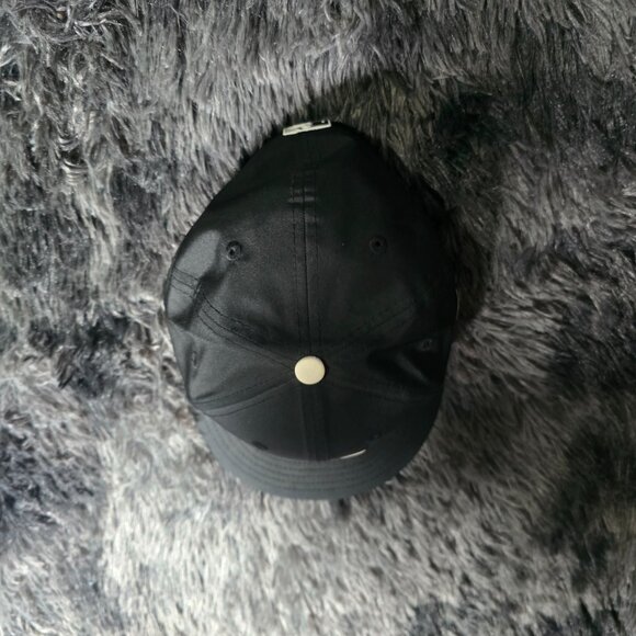 New Era Chicago White Sox Authentic 59FIFTY Fitted Hat 7 3/8 Black lightly used - Picture 4 of 7